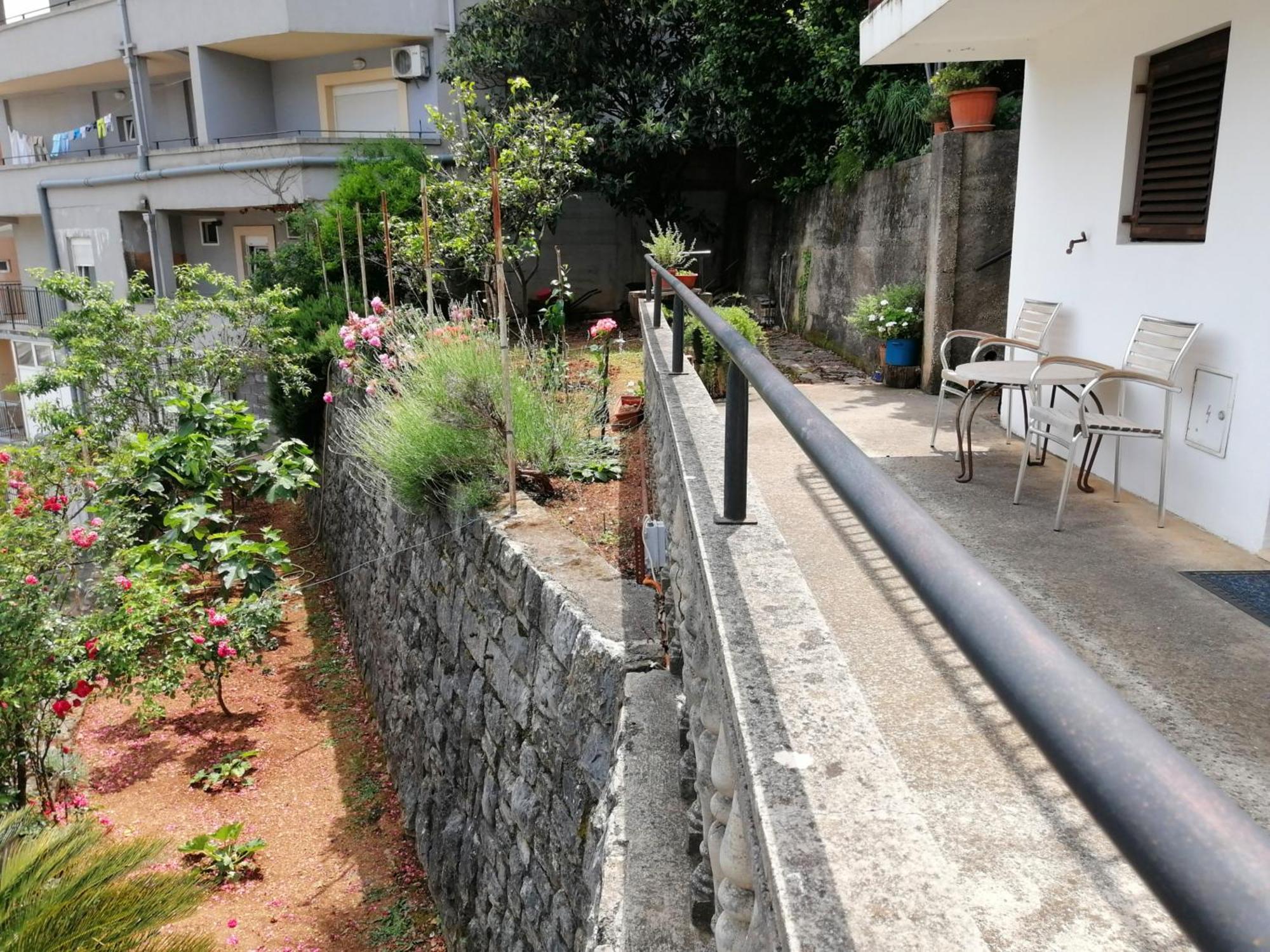 Appartement Lovely In *